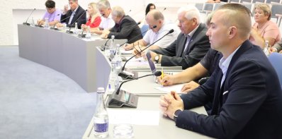 Zarasų rajono savivaldybės tarybos posėdyje – svarbūs sprendimai švietimo, infrastruktūros ir...