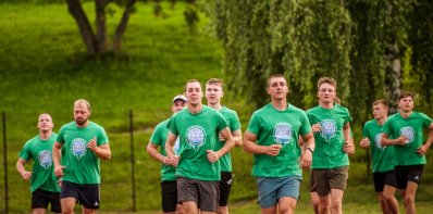 Rankinis stiprina bendruomenę Zarasuose
