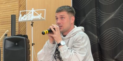 Atviras pokalbis su jaunimu: Zarasų rajono mokyklose lankėsi atlikėjas Atikin